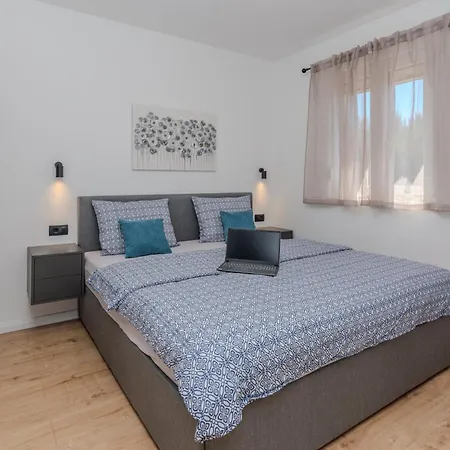 Lucy Апартаменты *